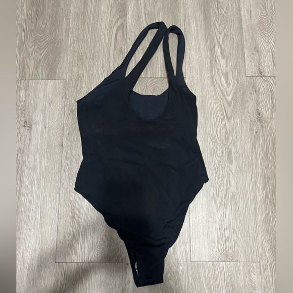 NWOT L*Space Phoebe Classic One-Shoulder Rib One-Piece Swimsuit size 6 - Picture 8 of 8
